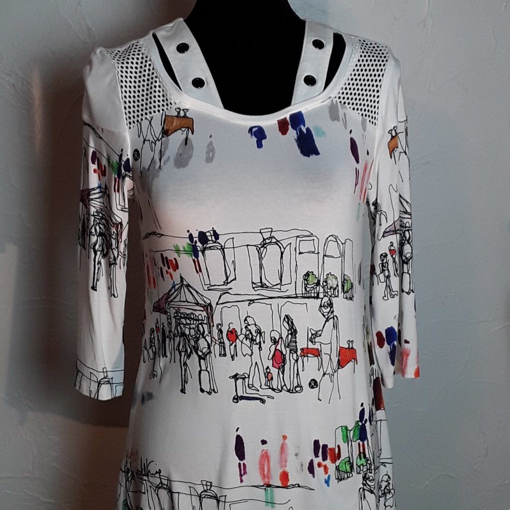 ZOE Women's top with Fun People in Park Theme: NEW Size X-Small Tall